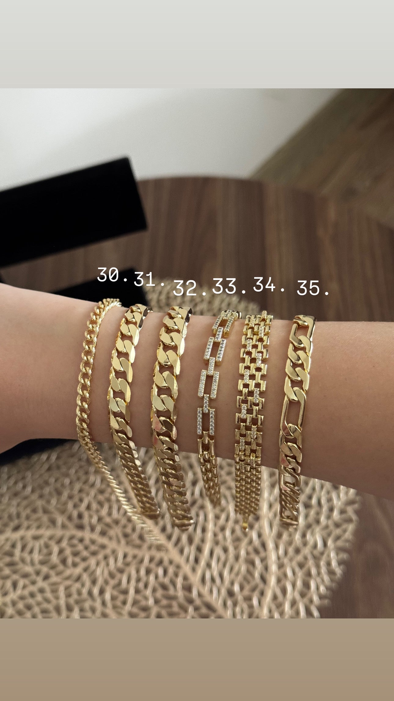 Bracelets te flakruar ne ari