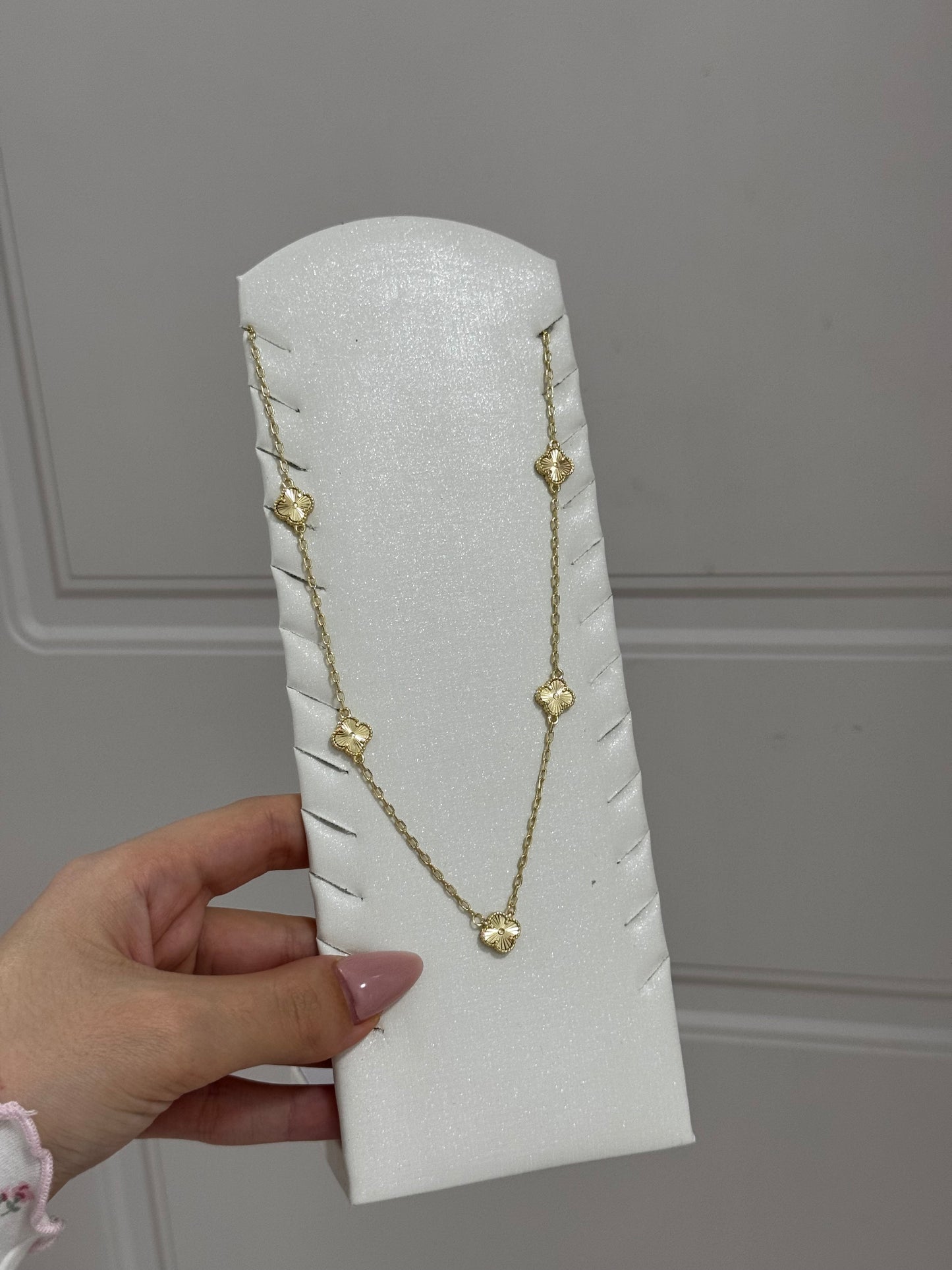 Leaf clover necklace