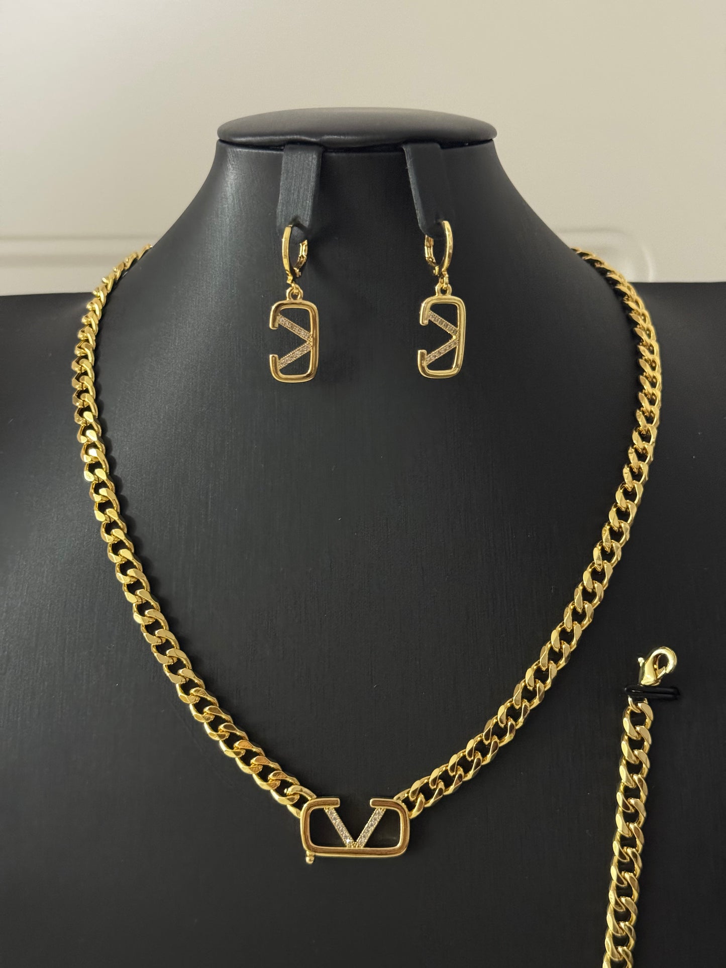 Gold V Set