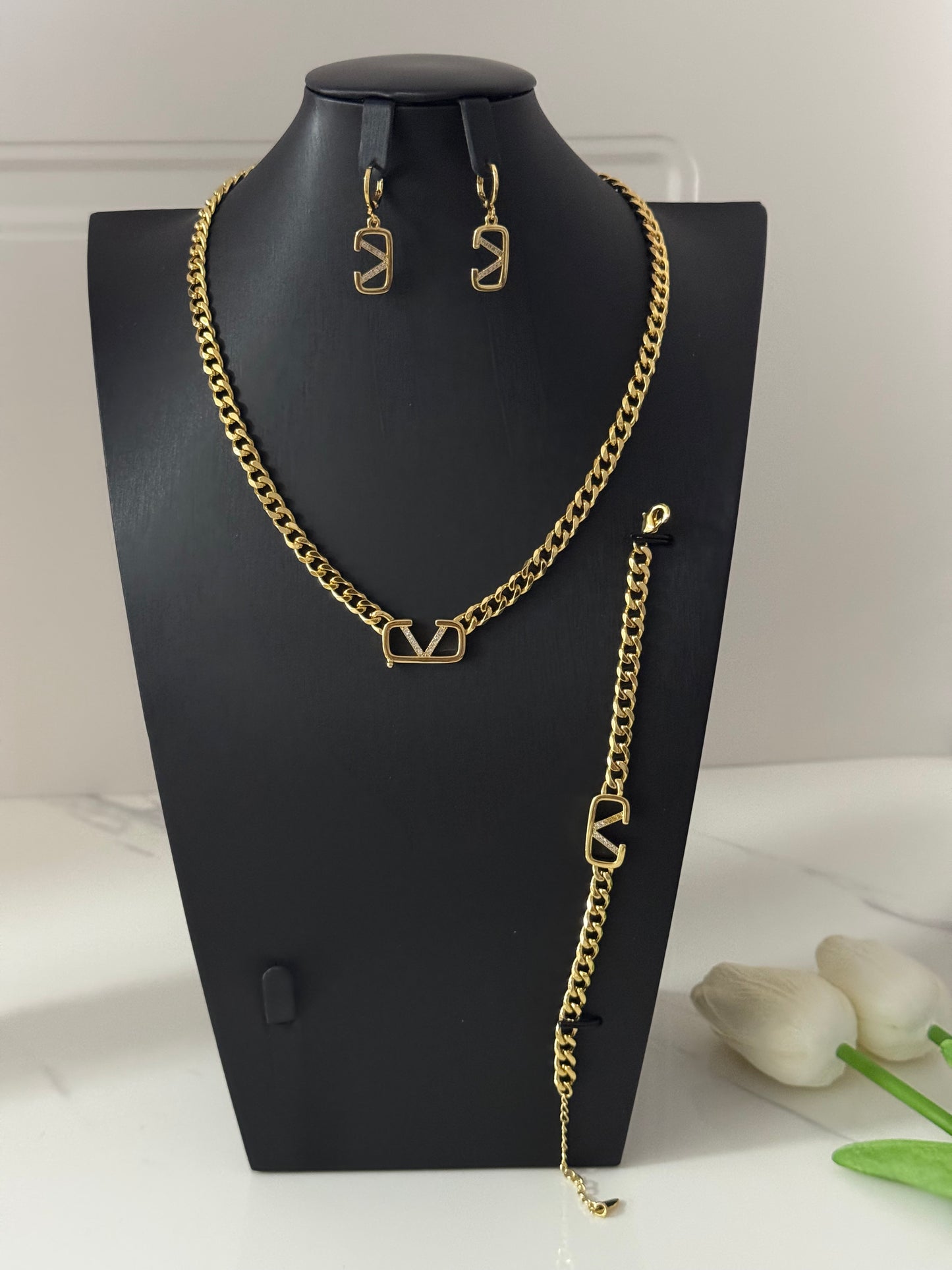 Gold V Set