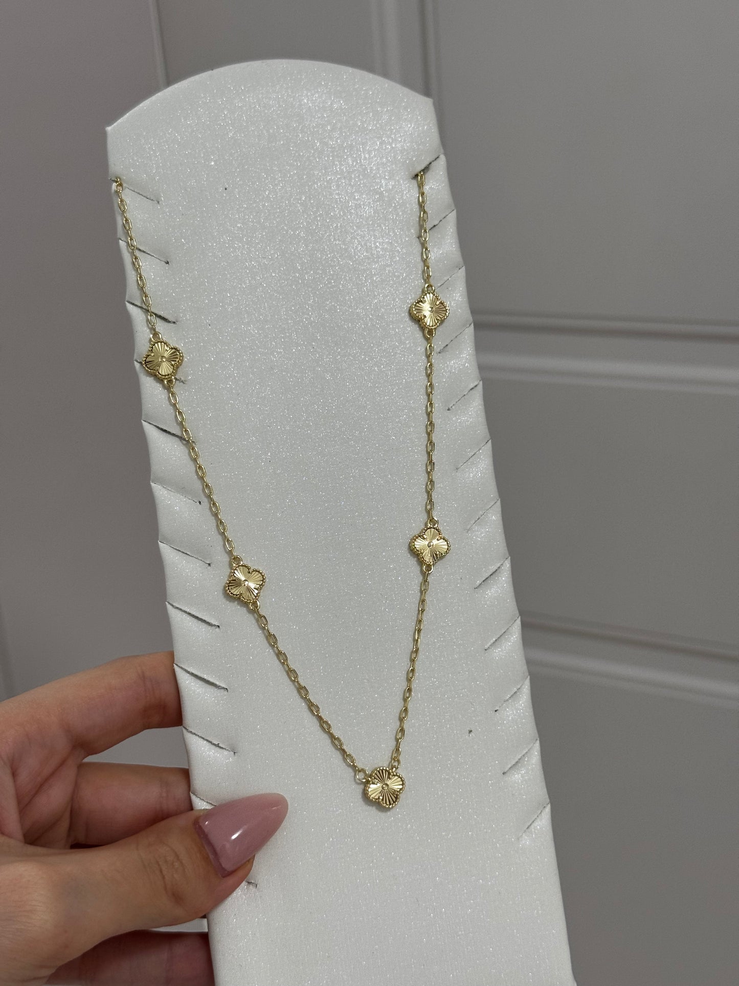 Leaf clover necklace