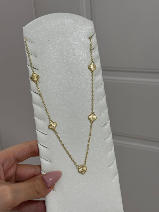 Leaf clover necklace