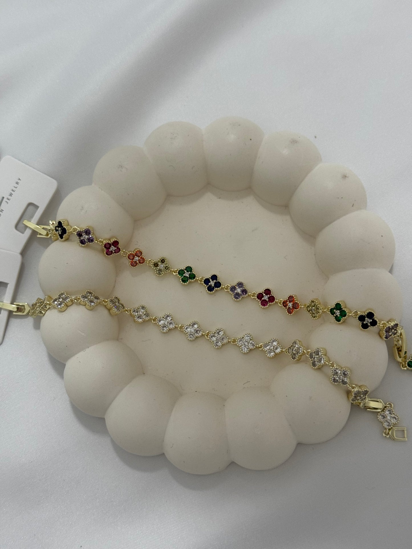 Leaf clover bracelets