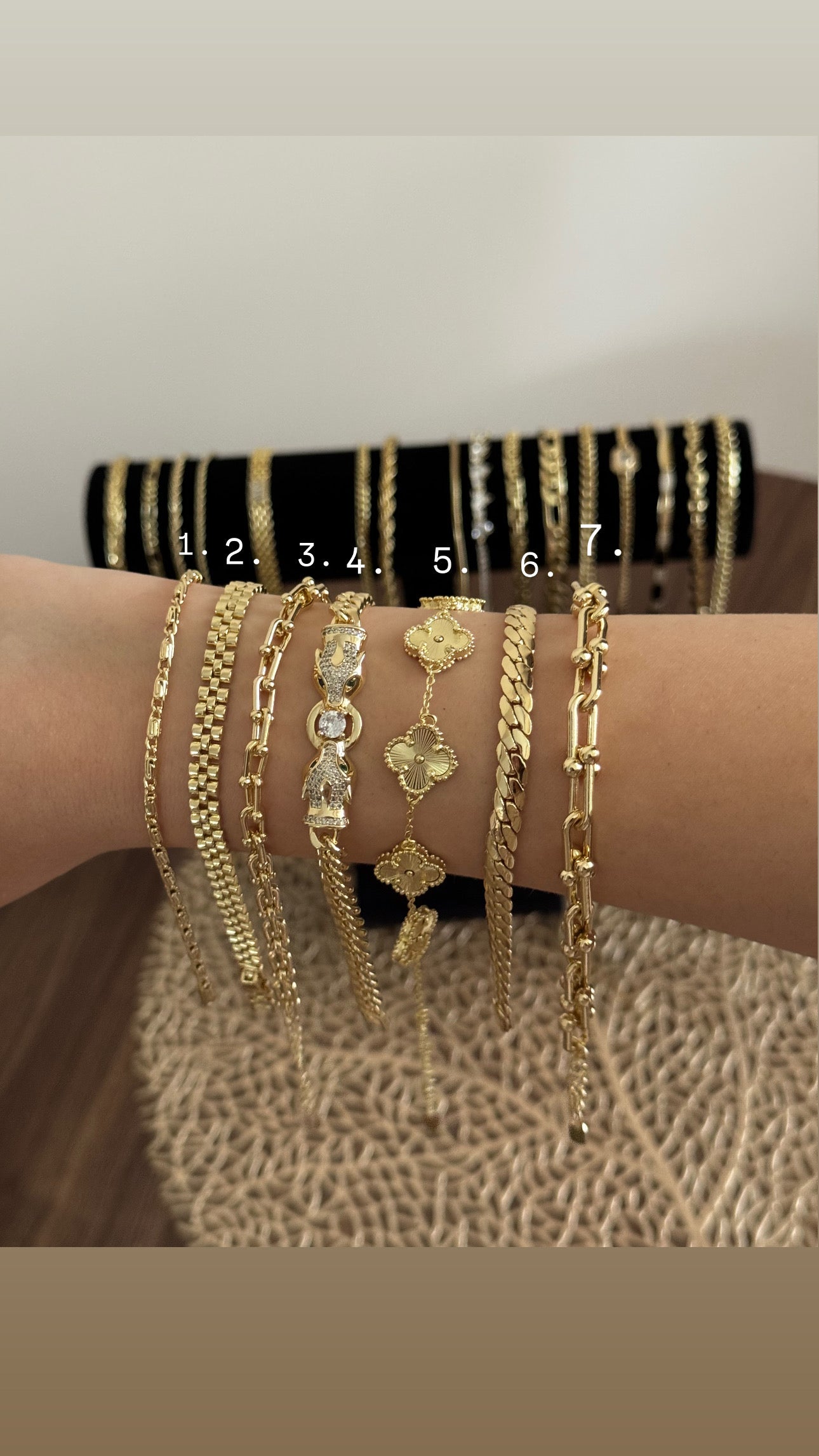 Bracelets te flakruar ne ari